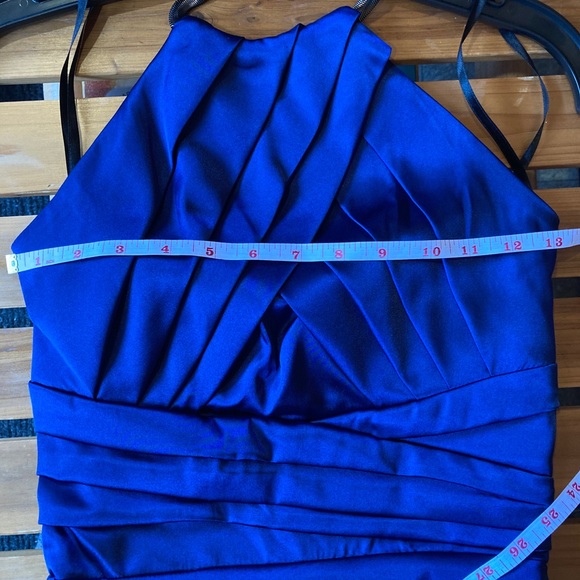 Le Chateau formal dress - Picture 5 of 9